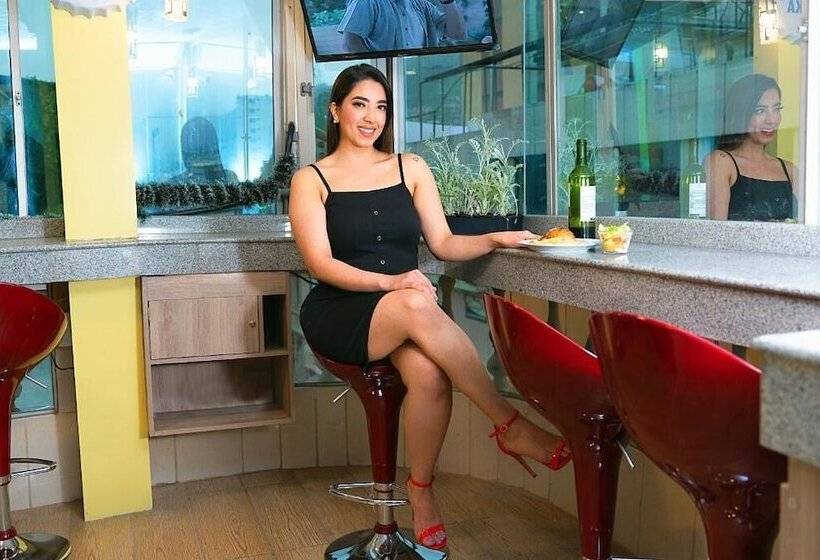 فندق Olympus Plaza