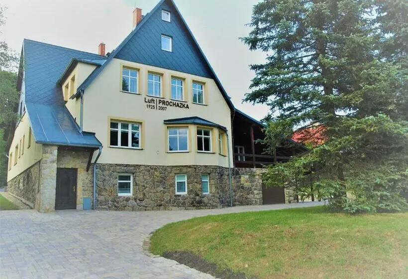 Hotelli Resort Luft Sněžník