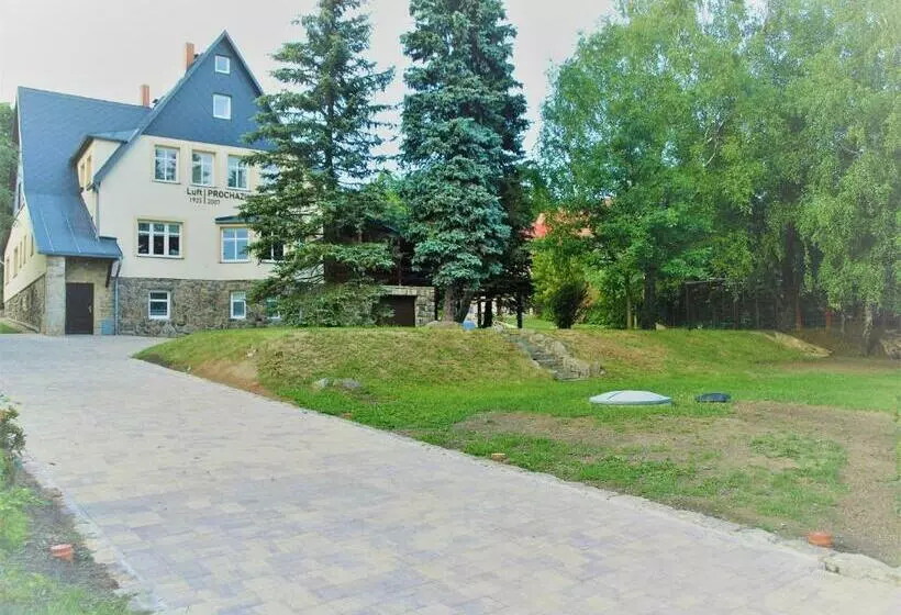 Hotelli Resort Luft Sněžník