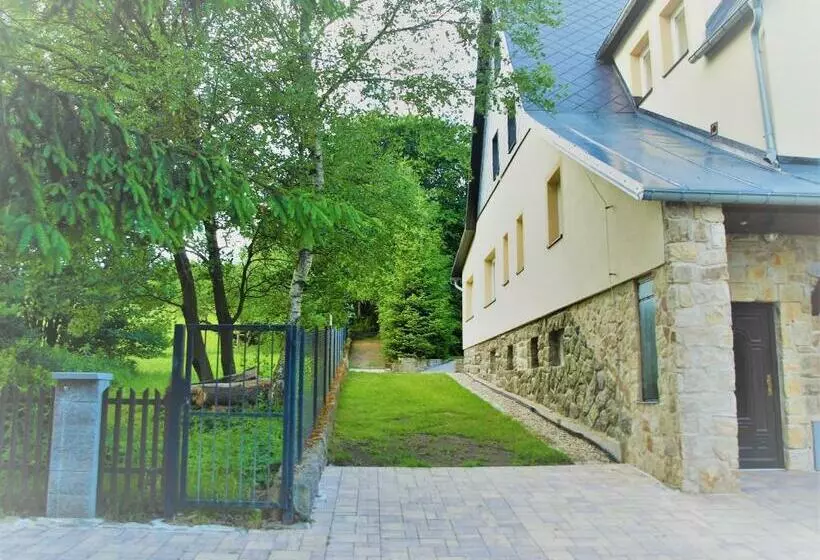 Hotelli Resort Luft Sněžník