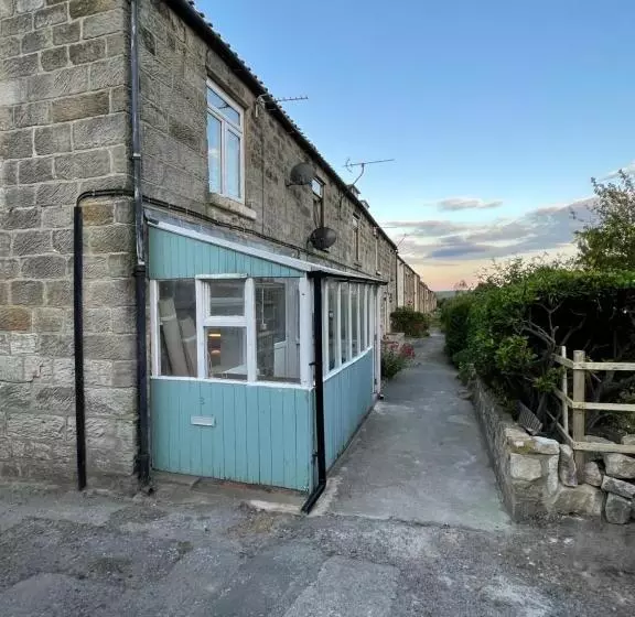 Port Mulgrave Cosy Cottage