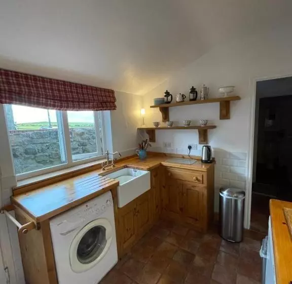 Port Mulgrave Cosy Cottage