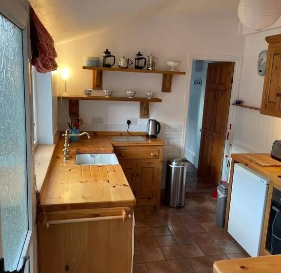 Port Mulgrave Cosy Cottage
