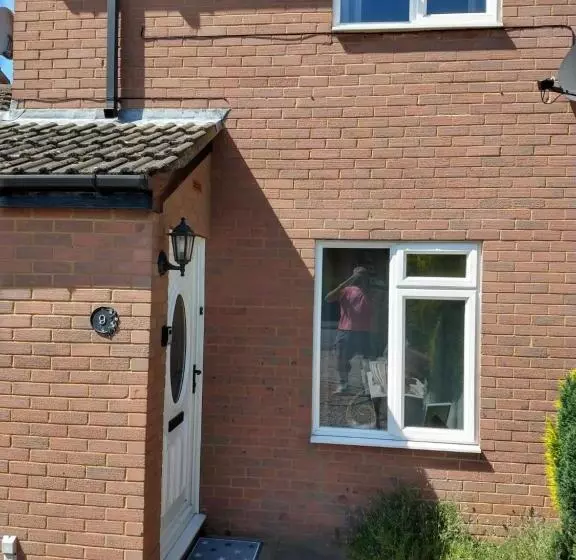 Stamford Redcot Gardens Stylish 2 Bed Family Town House With Parking