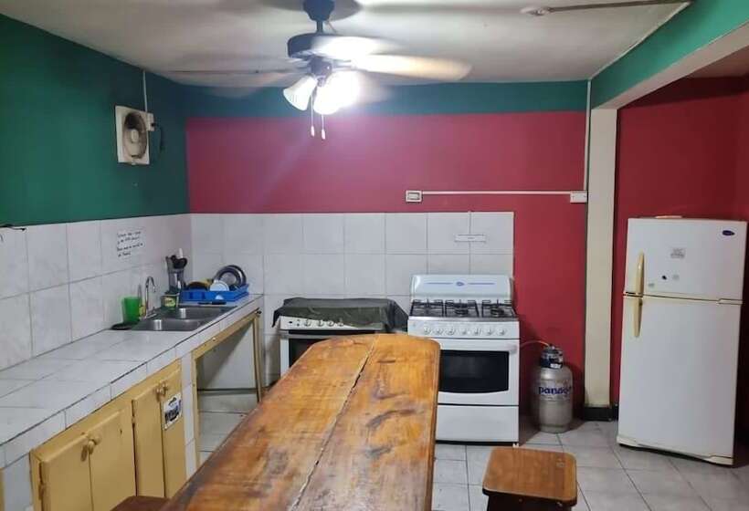 فندق صغير Twin Fin Plaza