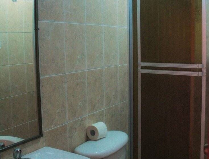 فندق صغير Twin Fin Plaza