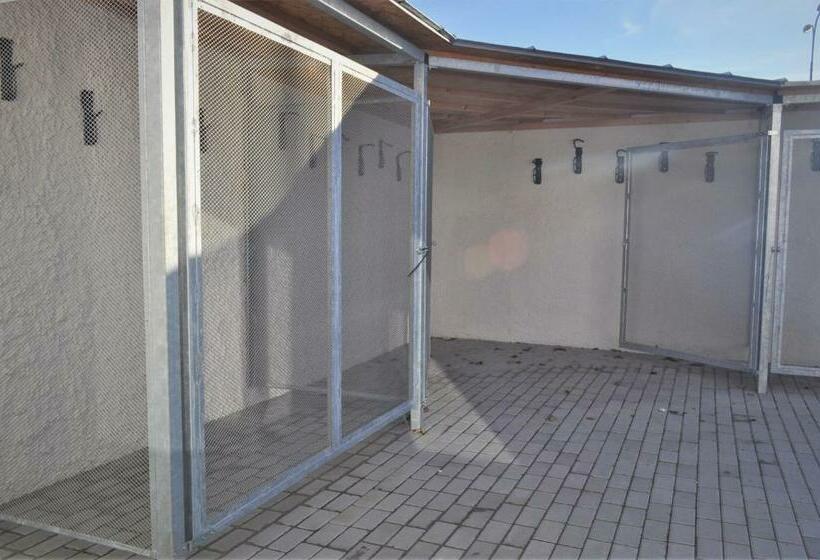 ユースホステル Ubytovna A Cykloubytovna Koupaliště Kadaň