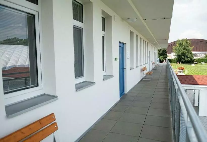 هاستل Ubytovna A Cykloubytovna Koupaliště Kadaň