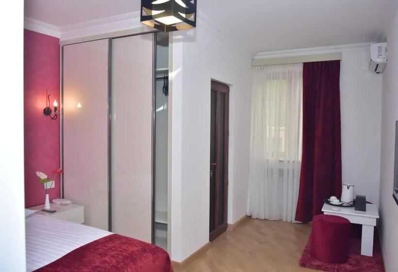 تختخواب و صبحانه Villa De France