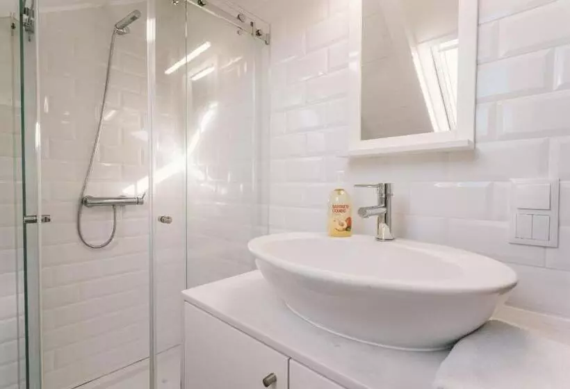 Best Houses 61   Lusiadas Ii