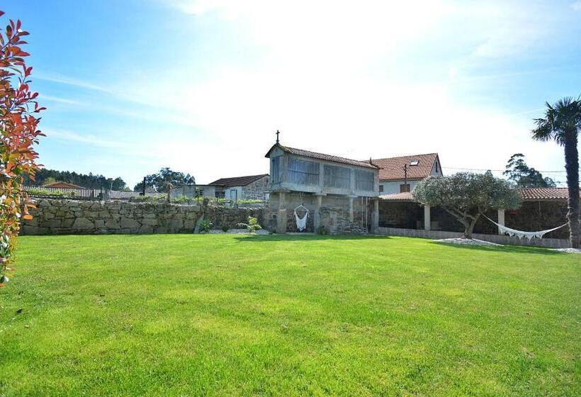 Galihost   Casa Con Enorme Jardín En Cambados