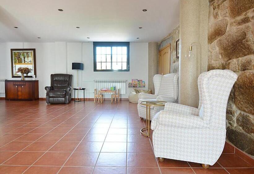 Galihost   Casa Con Enorme Jardín En Cambados