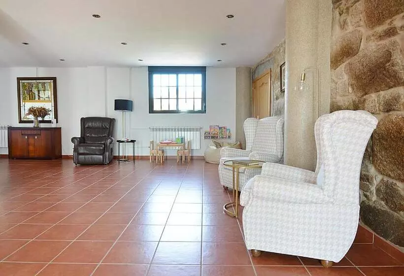 Galihost   Casa Con Enorme Jardín En Cambados