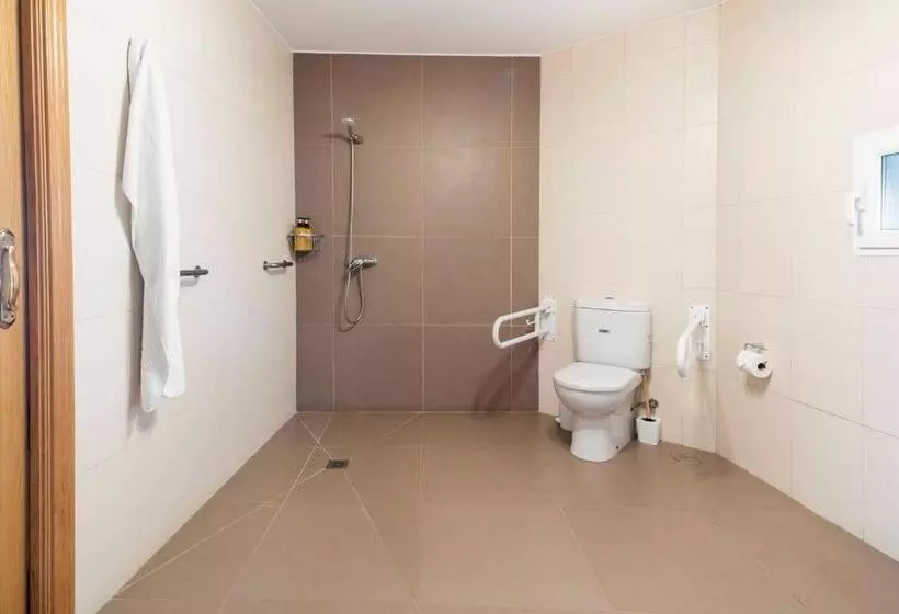 Galihost   Casa Con Enorme Jardín En Cambados