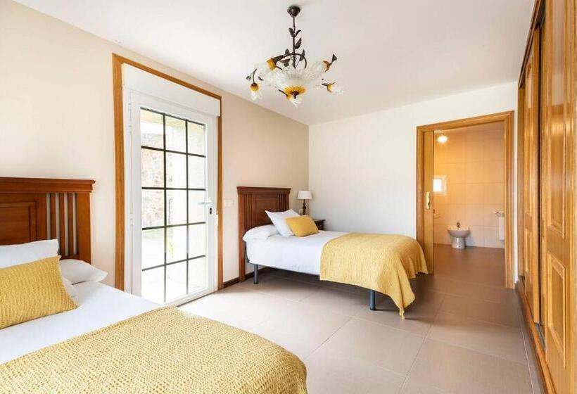 Galihost   Casa Con Enorme Jardín En Cambados