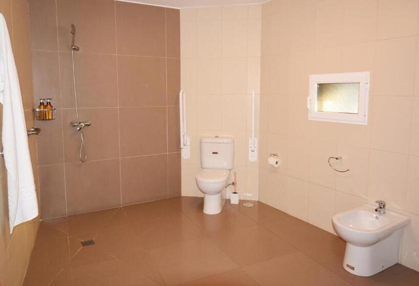 Galihost   Casa Con Enorme Jardín En Cambados