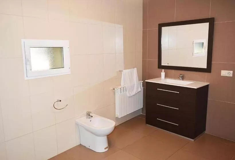 Galihost   Casa Con Enorme Jardín En Cambados