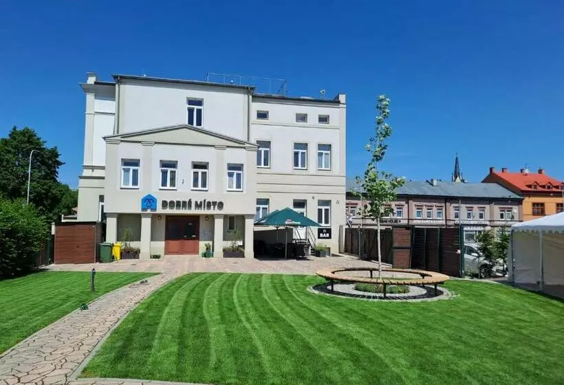 Hotelli Dobré Místo