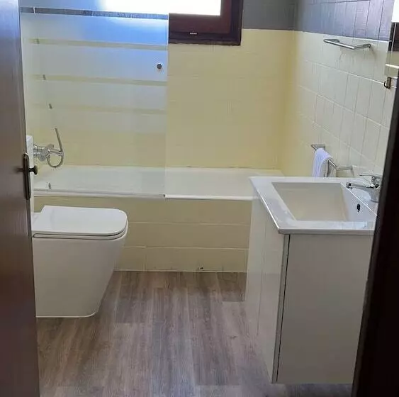 Otel Hostal Mega Darnius