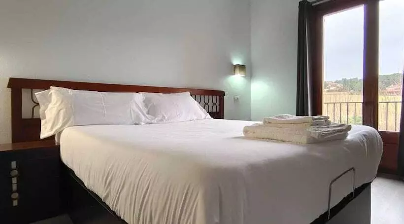 Otel Hostal Mega Darnius