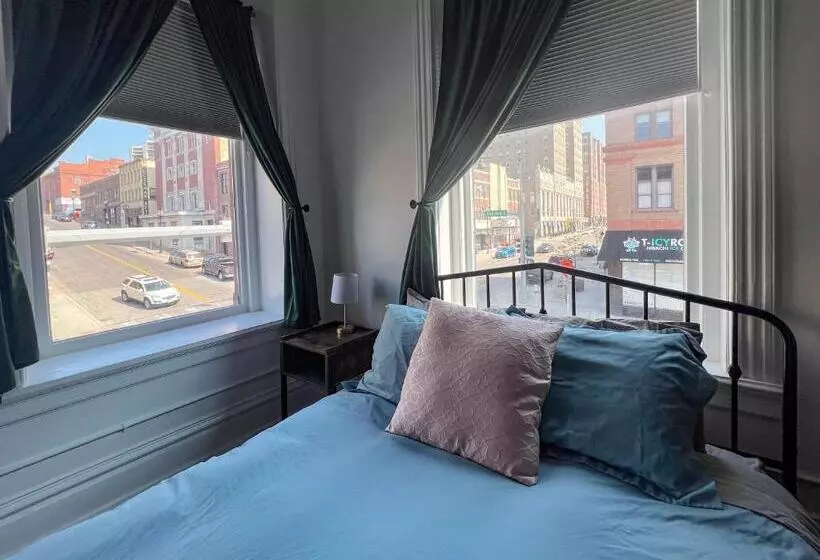 Hotelli The Oliver Inn