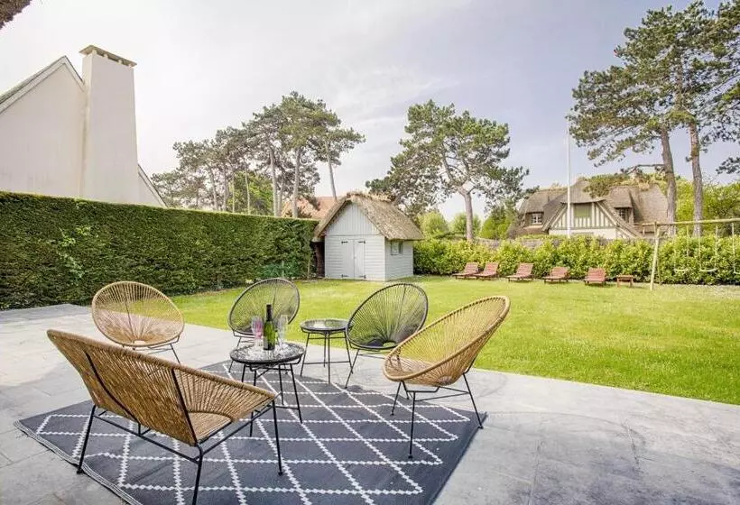 Luxueuse Chaumière 4 Chambres Avec Piscine