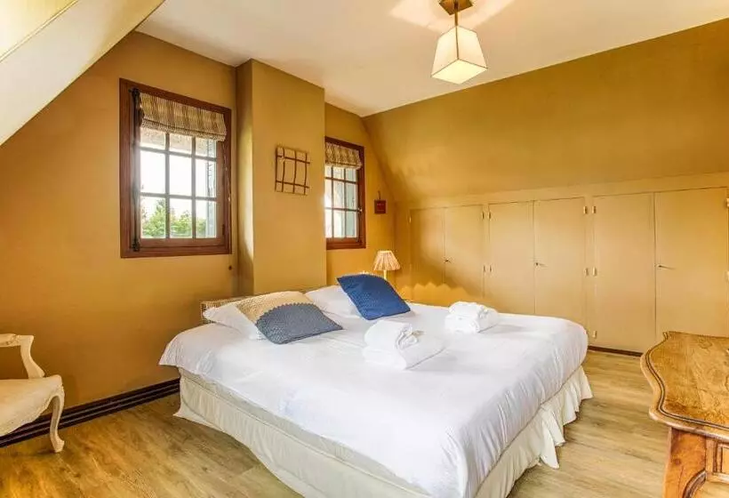 Luxueuse Chaumière 4 Chambres Avec Piscine