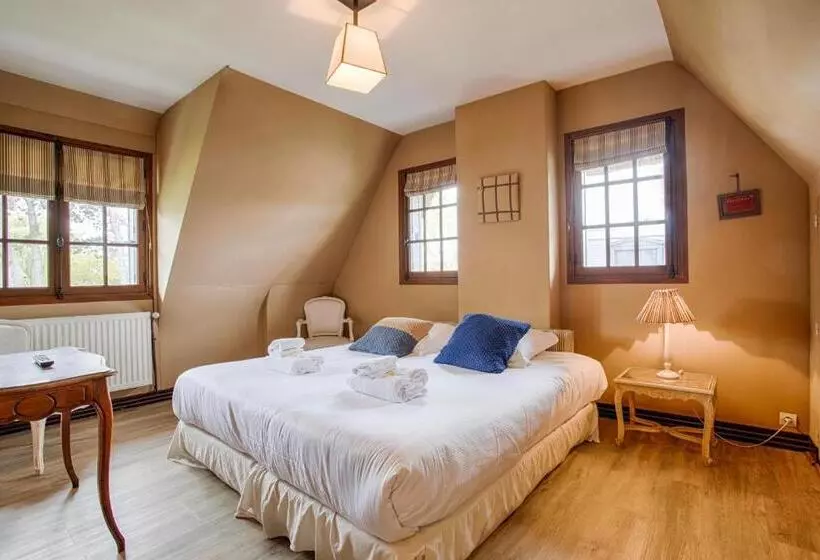 Luxueuse Chaumière 4 Chambres Avec Piscine