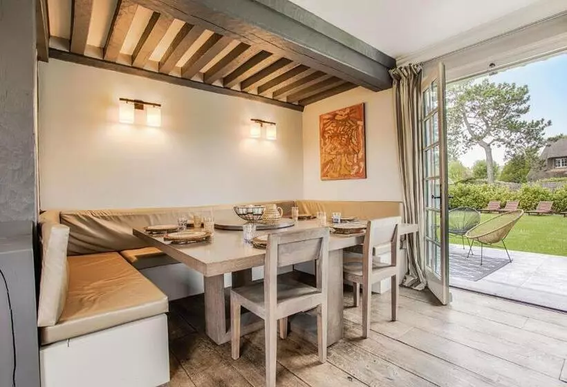 Luxueuse Chaumière 4 Chambres Avec Piscine