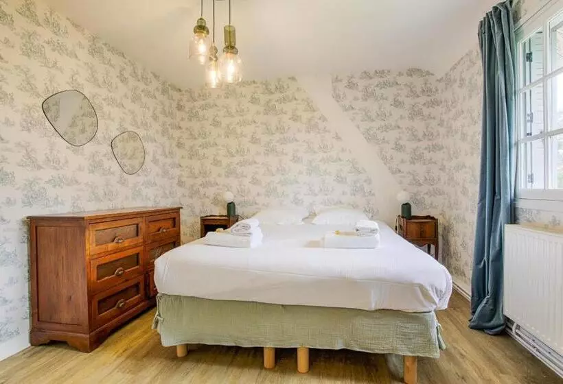 Luxueuse Chaumière 4 Chambres Avec Piscine