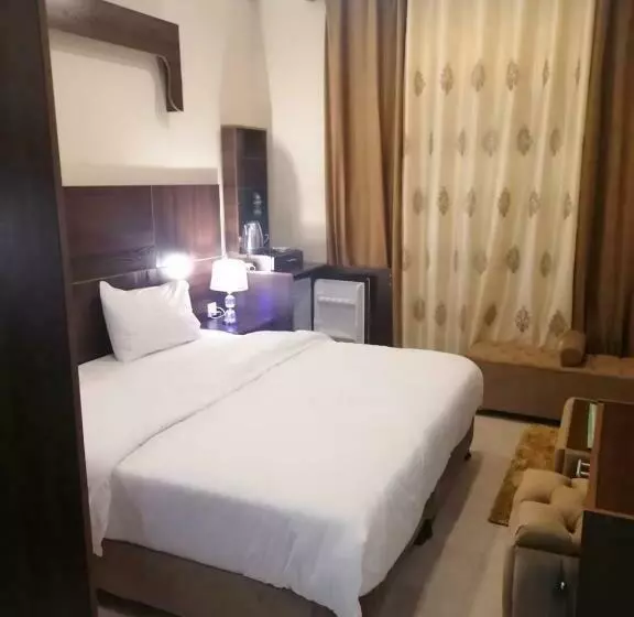 Nice View Hotel فندق الأطلالة الجميلة للعائلات فقط
