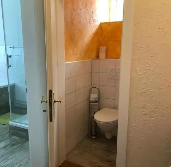 Altes Schulhaus Mutschelbach