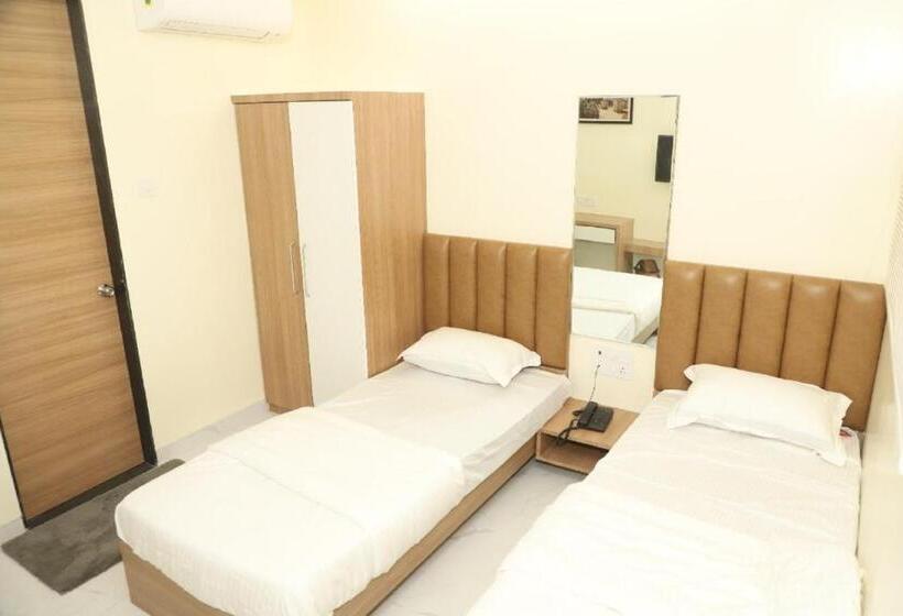 호텔 Id Square Residency Parbhani