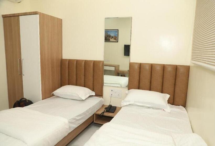 호텔 Id Square Residency Parbhani