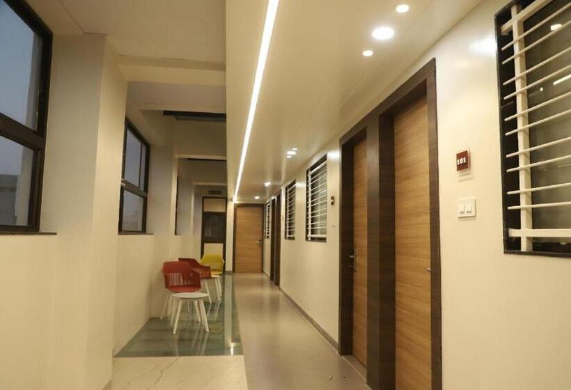 호텔 Id Square Residency Parbhani