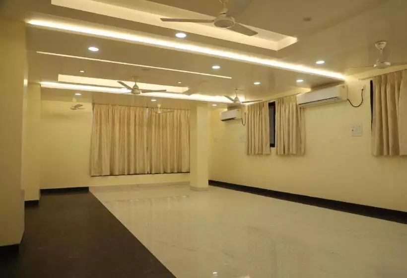 Hotelli Id Square Residency Parbhani