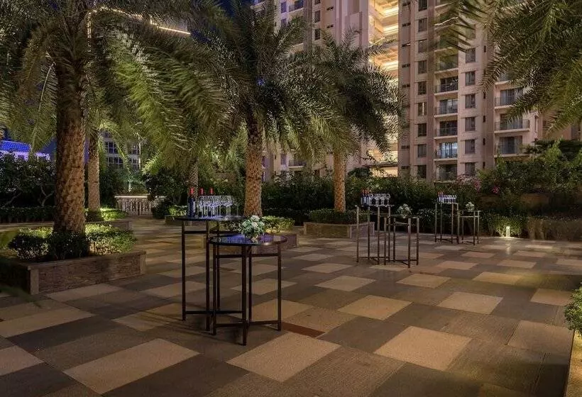 هتل Oakwood Premier Phnom Penh