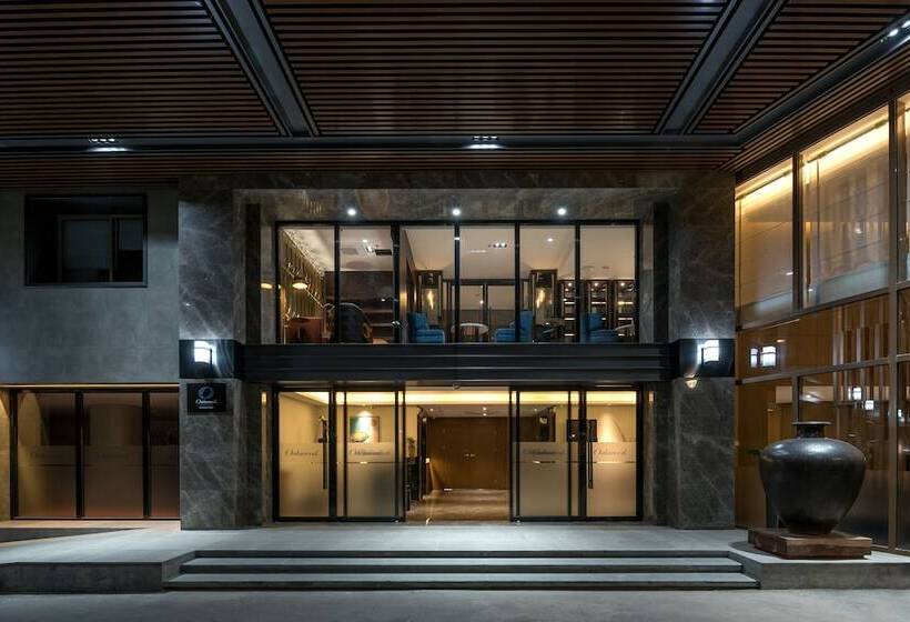 בית מלון כפרי Oakwood Premier Phnom Penh