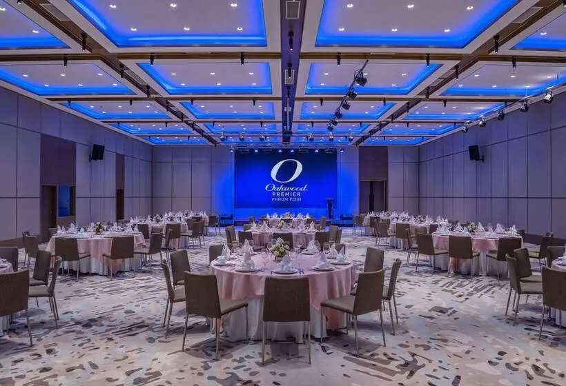 هتل Oakwood Premier Phnom Penh