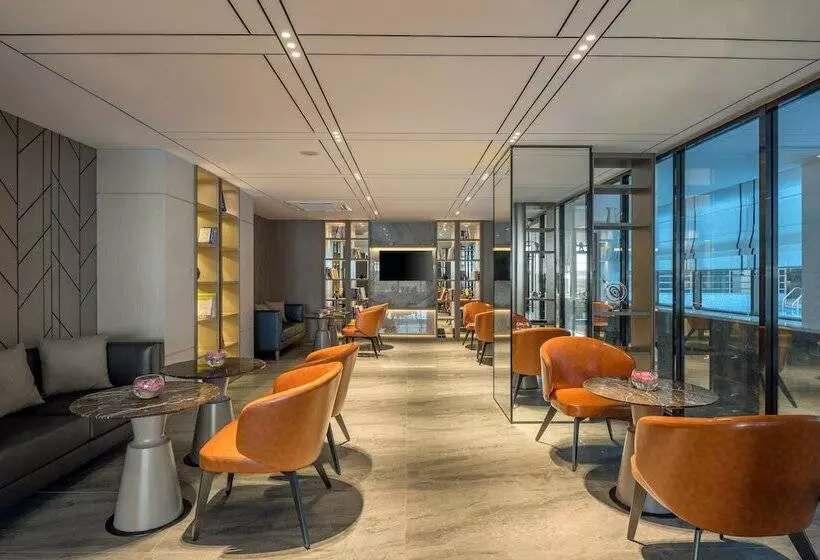 هتل Oakwood Premier Phnom Penh