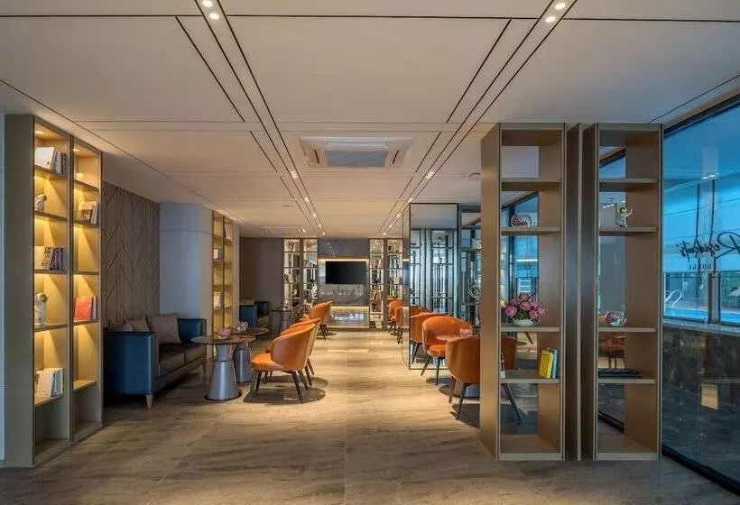 هتل Oakwood Premier Phnom Penh