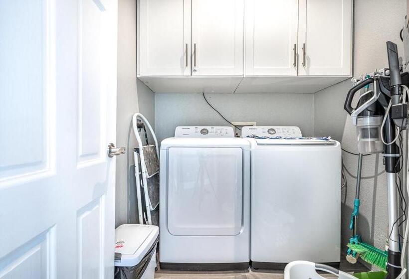 בית מלון כפרי Salty Adventures At Twin Dolphins