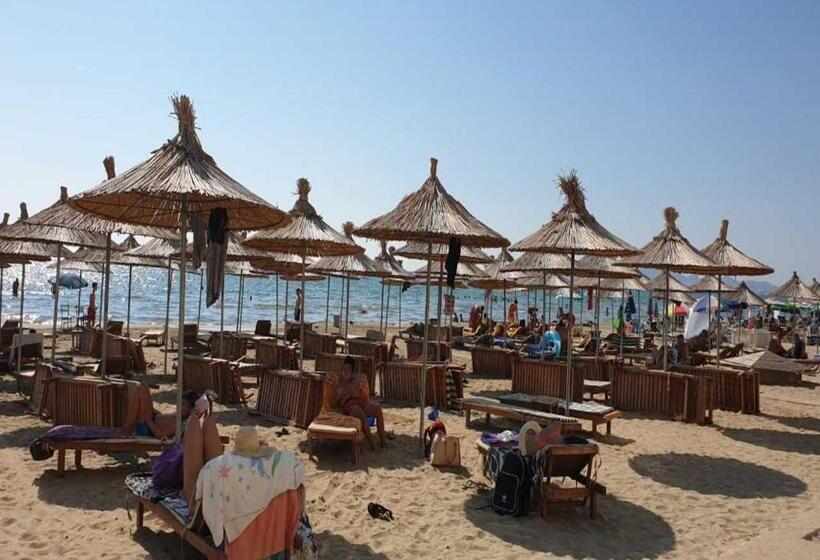 בית מלון כפרי Seashell Beach Rooms