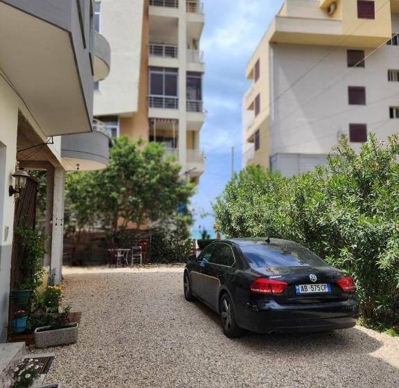 בית מלון כפרי Seashell Beach Rooms