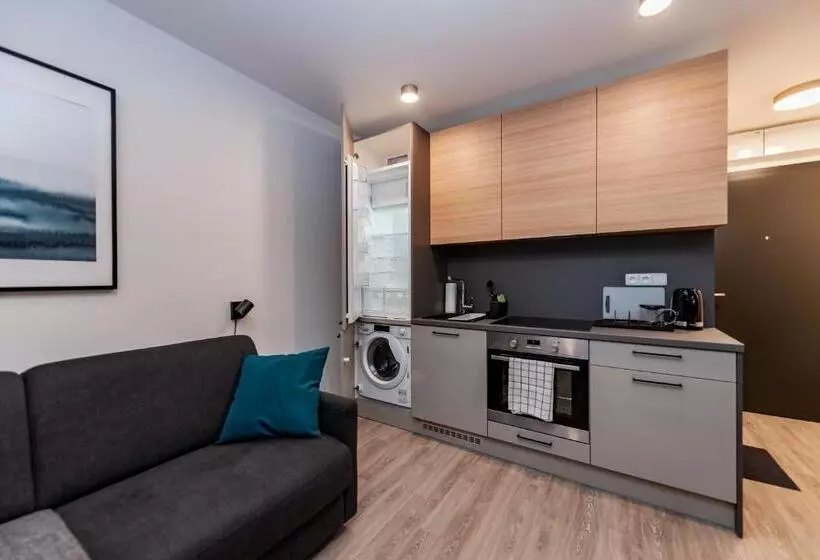 Apartments 4u: Kampus Upstairs Hradec Králové