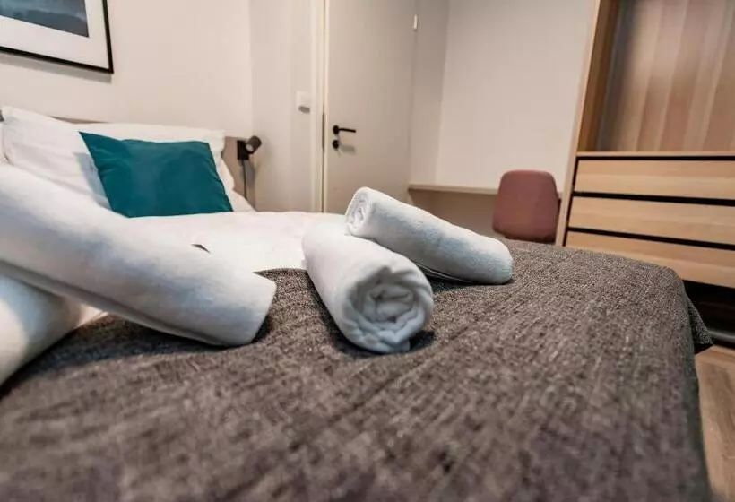 Apartments 4u: Kampus Upstairs Hradec Králové