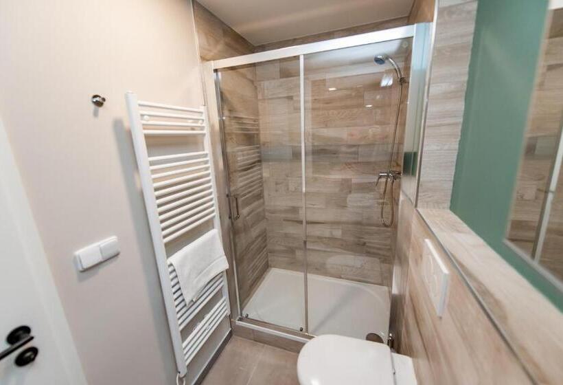 Apartments 4u: Kampus Upstairs Hradec Králové