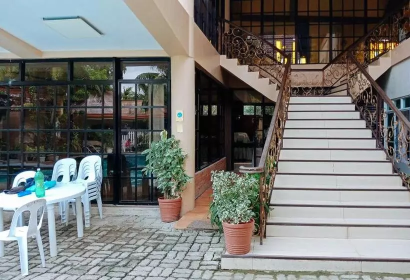 ホテル Villa Asuncion Country Inn And Resort Iloilo By Reddoorz