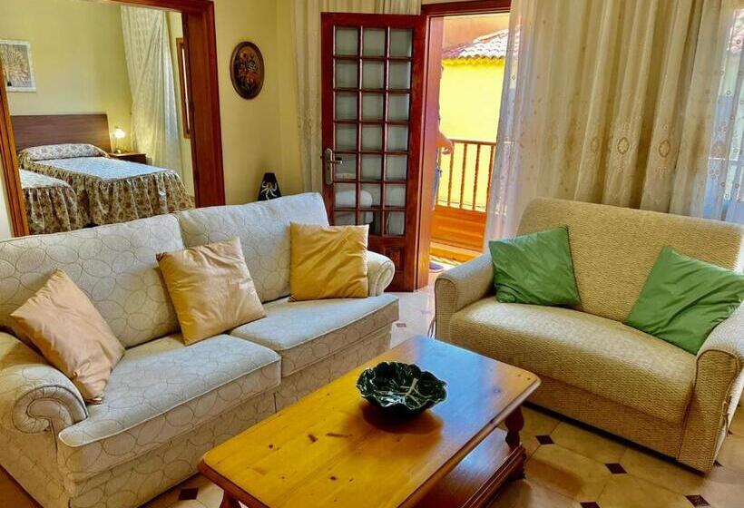 Lovely Spacious Apartment In The Center Vilaflor