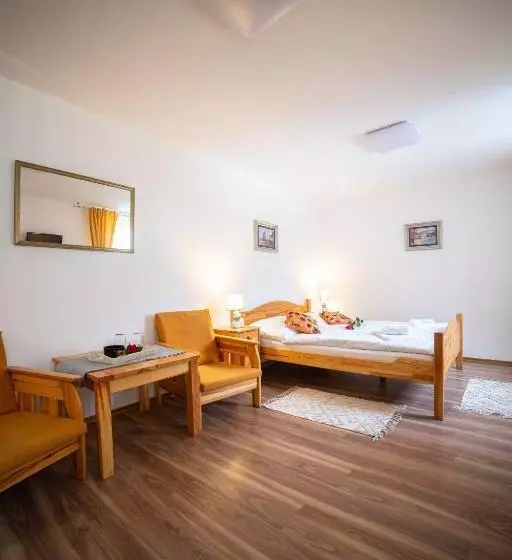 Majatalo Penzión Palatín